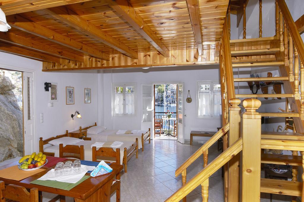 Symi Port View Apartment Oda fotoğraf