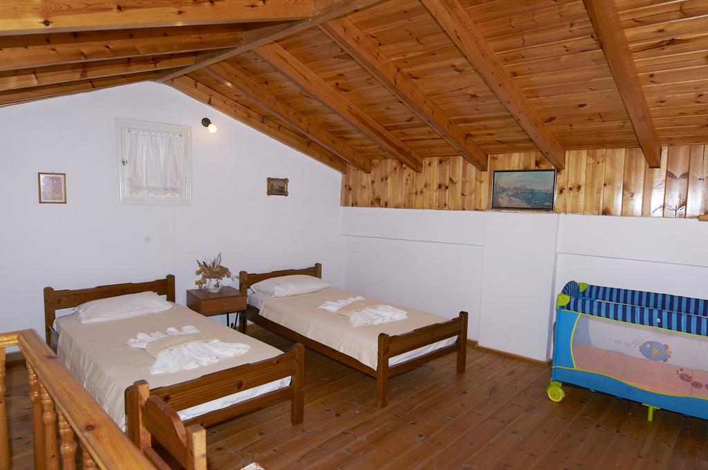 Symi Port View Apartment Oda fotoğraf