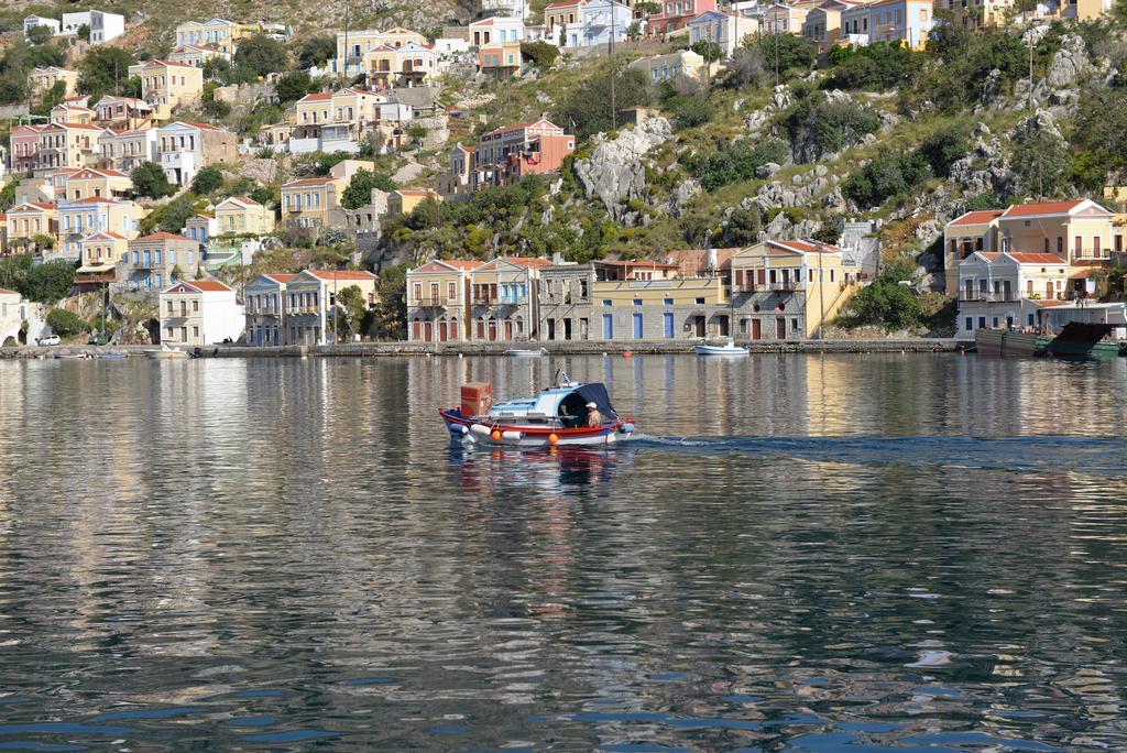 Symi Port View Apartment Dış mekan fotoğraf